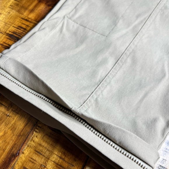 Prana Women’s Stone Cargo Shorts, size 8. - Picture 10 of 12